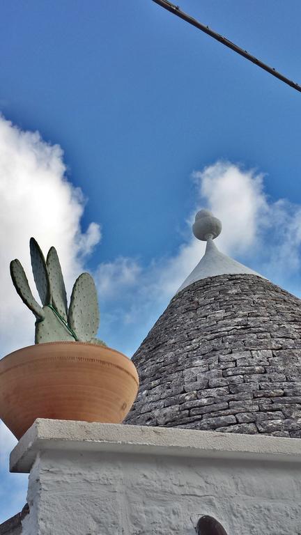 Trulli-Eu Guesthouse ألبيروبيللو الغرفة الصورة