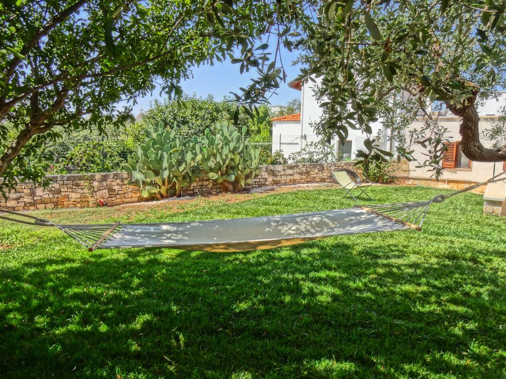 Trulli-Eu Guesthouse ألبيروبيللو المظهر الخارجي الصورة