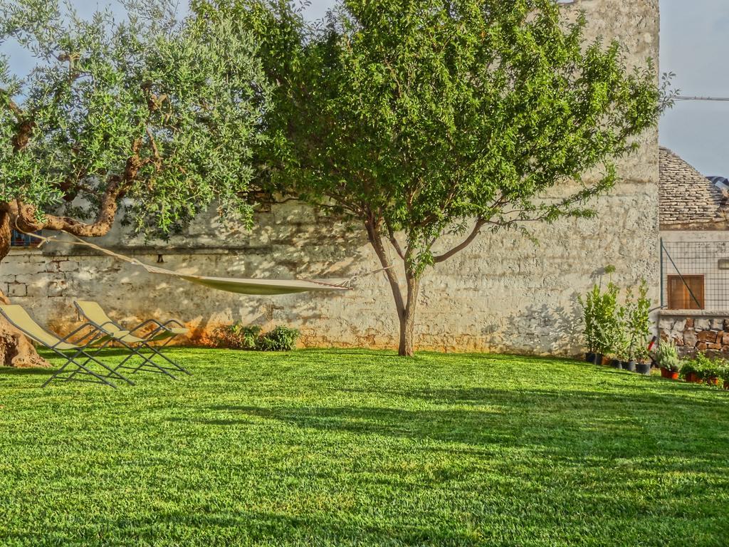 Trulli-Eu Guesthouse ألبيروبيللو الغرفة الصورة