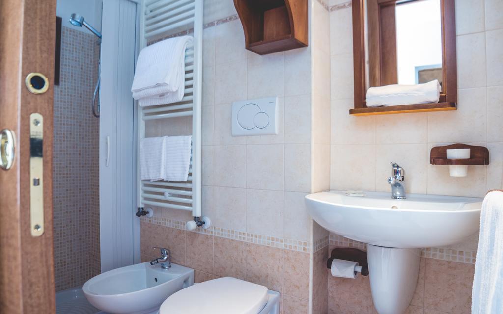 Trulli-Eu Guesthouse ألبيروبيللو المظهر الخارجي الصورة