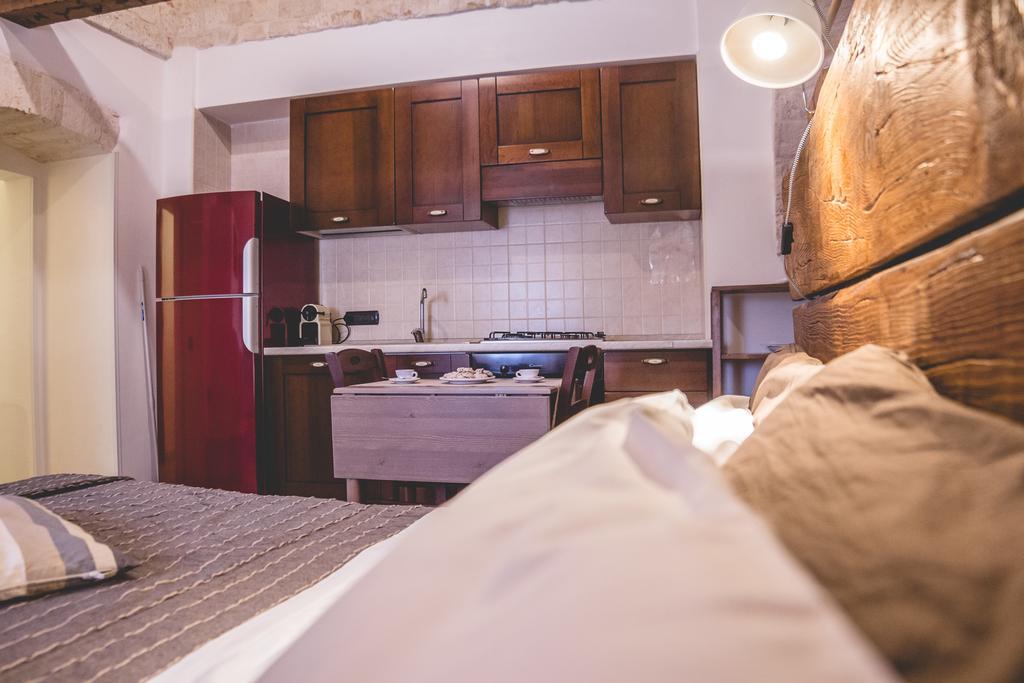 Trulli-Eu Guesthouse ألبيروبيللو المظهر الخارجي الصورة