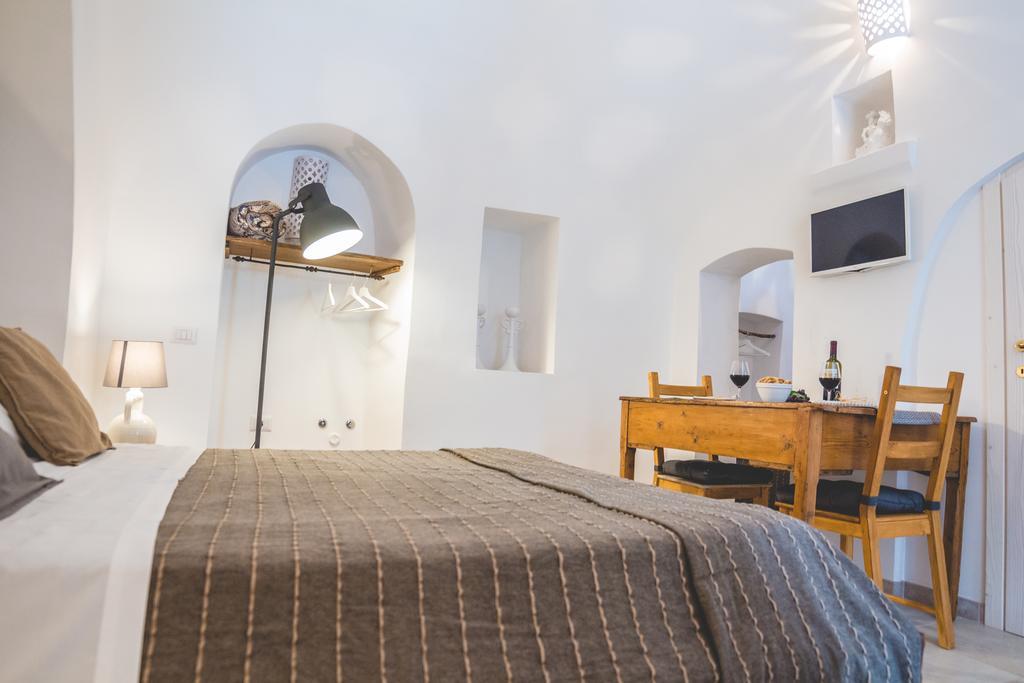 Trulli-Eu Guesthouse ألبيروبيللو المظهر الخارجي الصورة