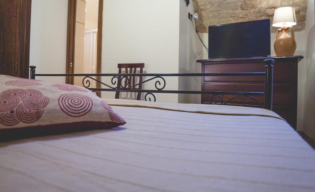 Trulli-Eu Guesthouse ألبيروبيللو المظهر الخارجي الصورة