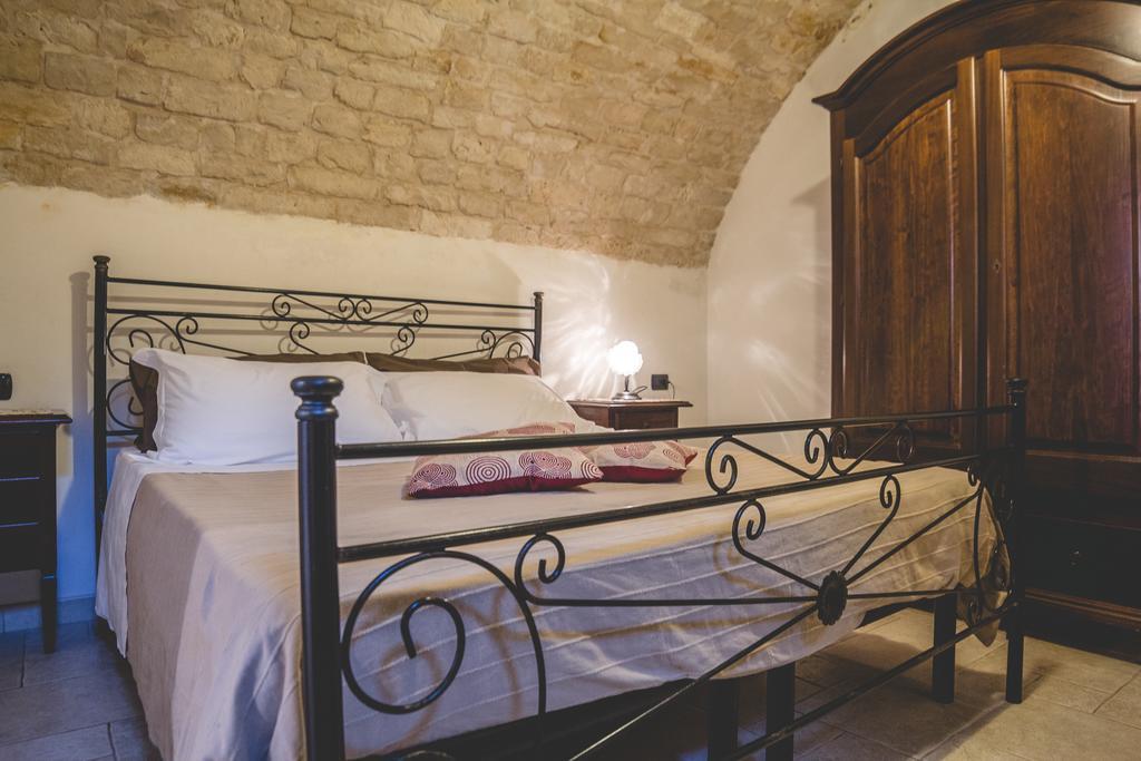 Trulli-Eu Guesthouse ألبيروبيللو المظهر الخارجي الصورة
