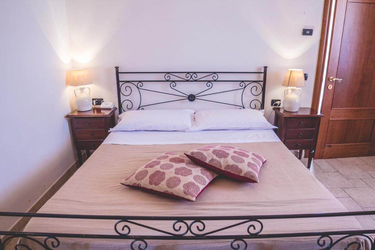 Trulli-Eu Guesthouse ألبيروبيللو المظهر الخارجي الصورة