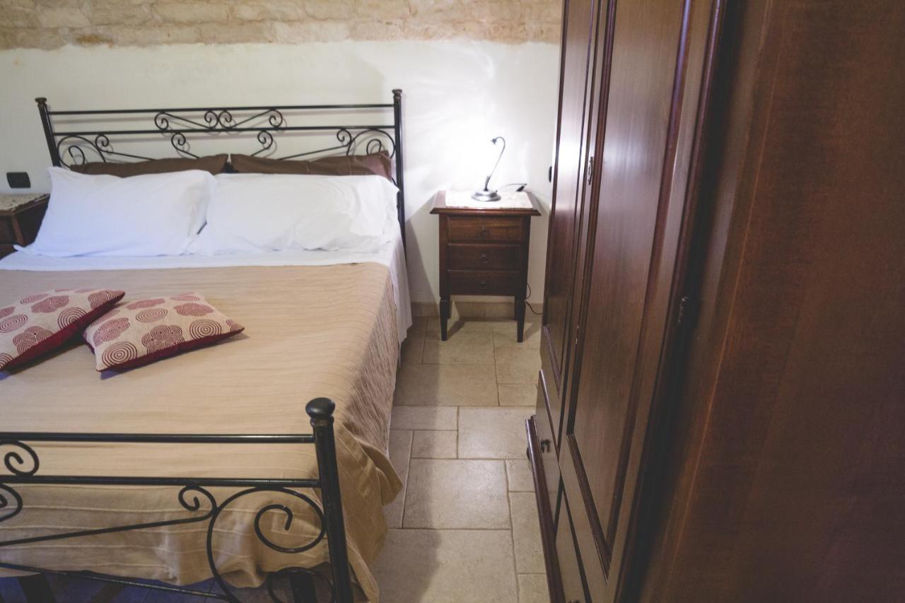 Trulli-Eu Guesthouse ألبيروبيللو المظهر الخارجي الصورة